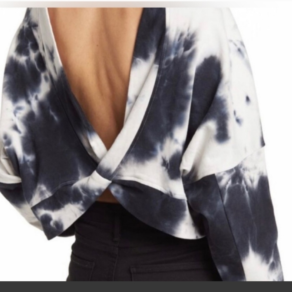 NWT Lulu's tie dye open back sweatshirt.
